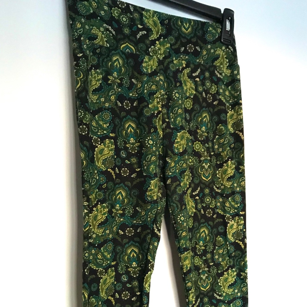 LuLaRoe Buttery Soft Leggings Paisley  One Size